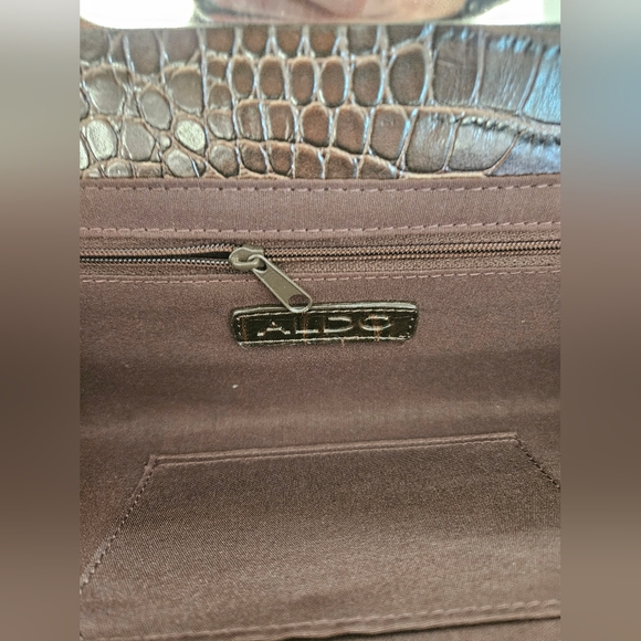 EUC Aldo Croc Embossed Leather Clutch - Picture 6 of 10
